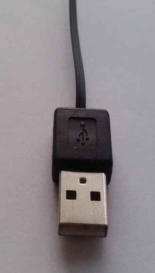 Konektor z klávesnice
